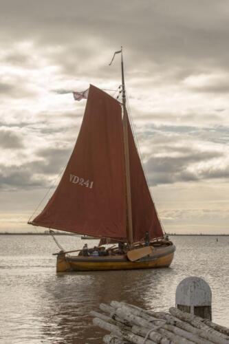 john loch - klaar voor de race - De foto is uit het haven gat genomen